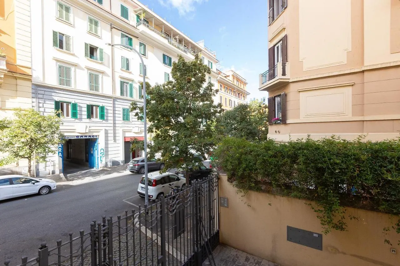 Faleria By Rental In Rome 0*,