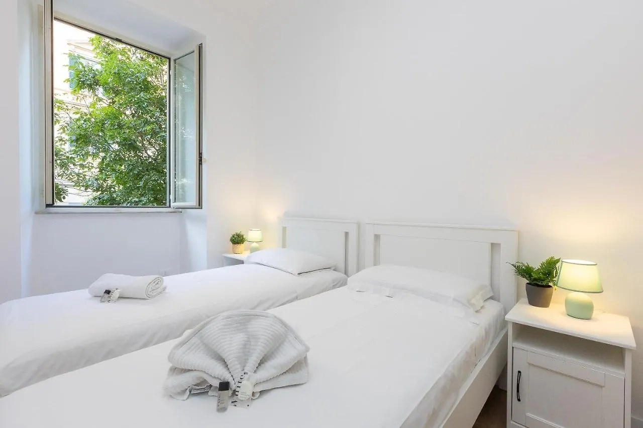 Faleria By Rental In Rome 0*,